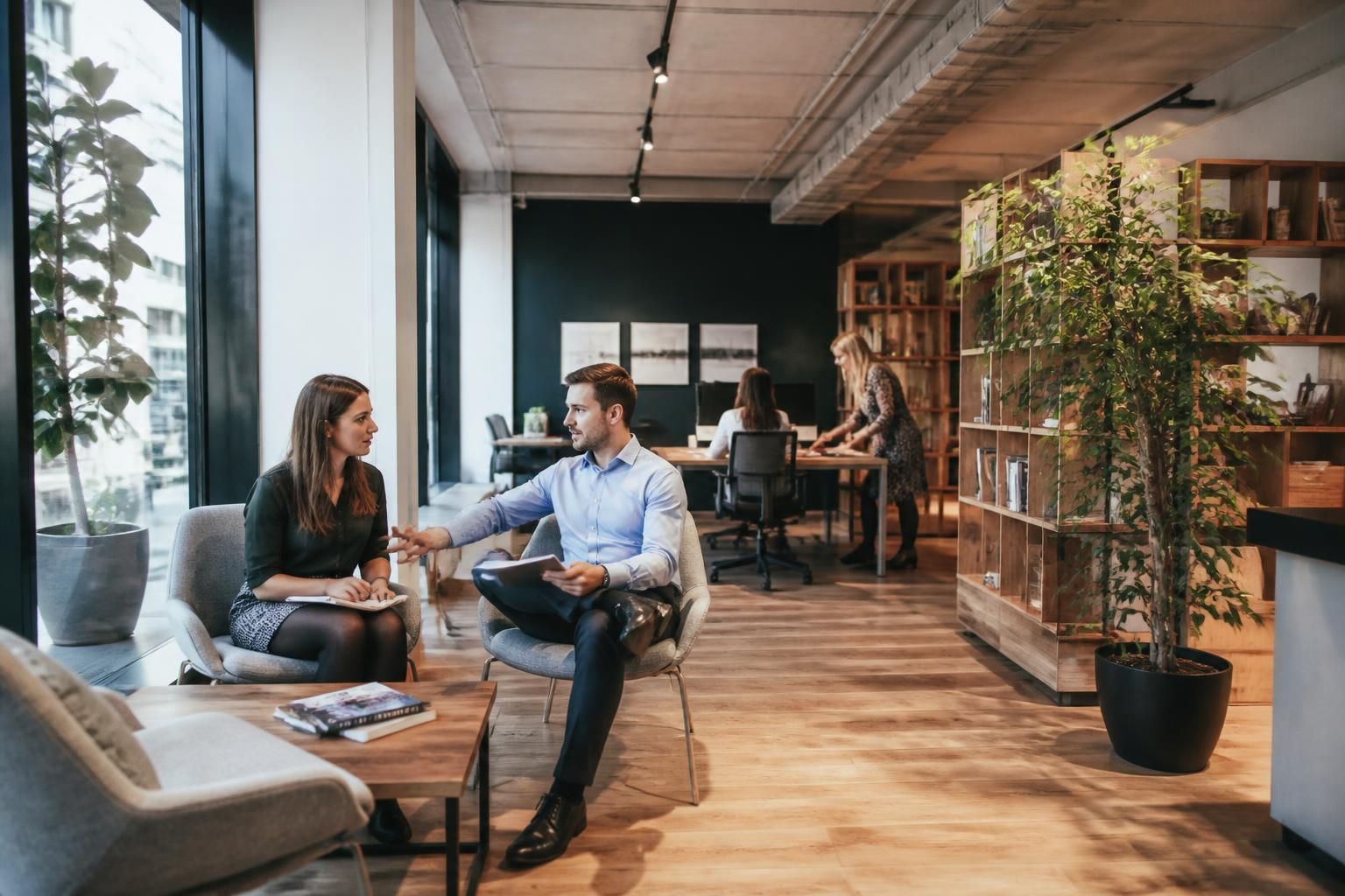 découvrez un témoignage authentique sur le fantasme du sexe au bureau, accompagné de conseils pratiques pour gérer ces envies tout en préservant un environnement professionnel respectueux.